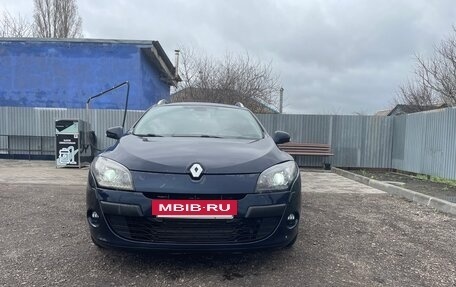 Renault Megane III, 2010 год, 750 000 рублей, 11 фотография