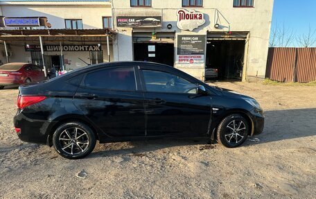 Hyundai Solaris II рестайлинг, 2013 год, 450 000 рублей, 3 фотография