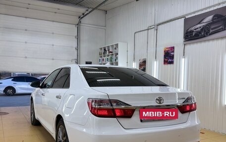 Toyota Camry, 2018 год, 1 980 000 рублей, 4 фотография