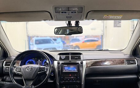 Toyota Camry, 2018 год, 1 980 000 рублей, 10 фотография