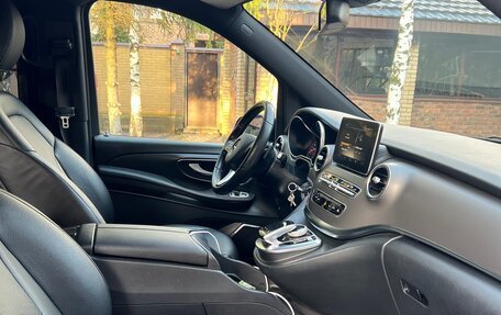 Mercedes-Benz V-Класс, 2016 год, 4 400 000 рублей, 19 фотография