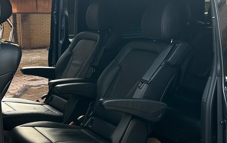 Mercedes-Benz V-Класс, 2016 год, 4 400 000 рублей, 24 фотография