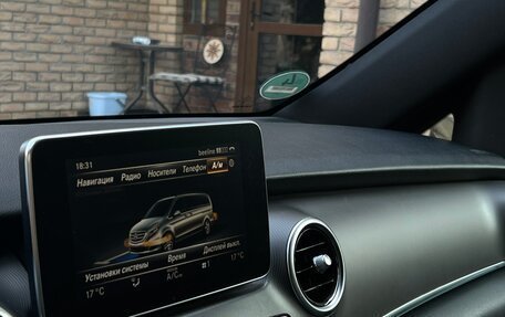 Mercedes-Benz V-Класс, 2016 год, 4 400 000 рублей, 26 фотография