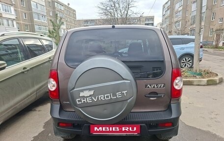 Chevrolet Niva I рестайлинг, 2017 год, 630 000 рублей, 5 фотография