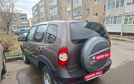 Chevrolet Niva I рестайлинг, 2017 год, 630 000 рублей, 6 фотография