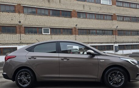 Hyundai Solaris II рестайлинг, 2021 год, 1 700 000 рублей, 4 фотография