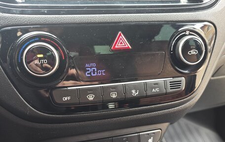 Hyundai Solaris II рестайлинг, 2021 год, 1 700 000 рублей, 12 фотография