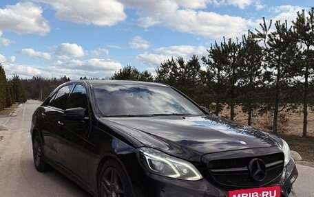 Mercedes-Benz E-Класс, 2015 год, 1 950 000 рублей, 2 фотография