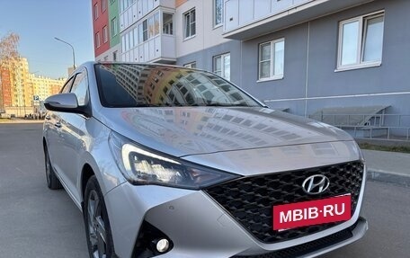 Hyundai Solaris II рестайлинг, 2021 год, 1 550 000 рублей, 4 фотография