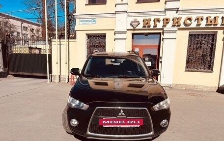 Mitsubishi Outlander III рестайлинг 3, 2012 год, 950 000 рублей, 4 фотография