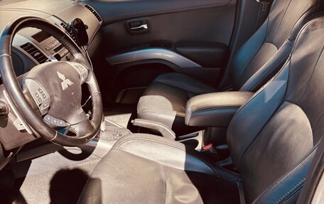 Mitsubishi Outlander III рестайлинг 3, 2012 год, 950 000 рублей, 14 фотография