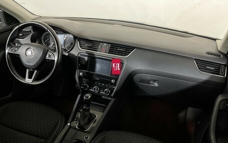 Skoda Octavia, 2017 год, 1 697 000 рублей, 9 фотография