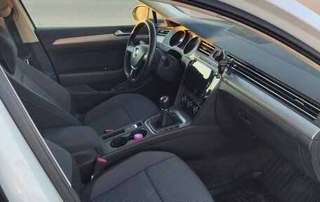 Volkswagen Passat B8 рестайлинг, 2016 год, 1 550 000 рублей, 21 фотография