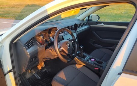 Volkswagen Passat B8 рестайлинг, 2016 год, 1 550 000 рублей, 27 фотография