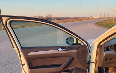 Volkswagen Passat B8 рестайлинг, 2016 год, 1 550 000 рублей, 26 фотография