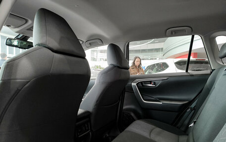 Toyota RAV4, 2021 год, 4 499 000 рублей, 12 фотография