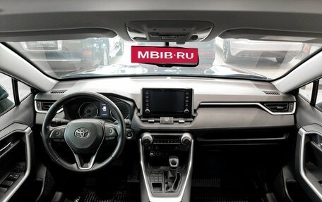 Toyota RAV4, 2021 год, 4 499 000 рублей, 14 фотография