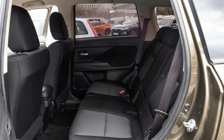 Mitsubishi Outlander III рестайлинг 3, 2018 год, 2 048 000 рублей, 8 фотография