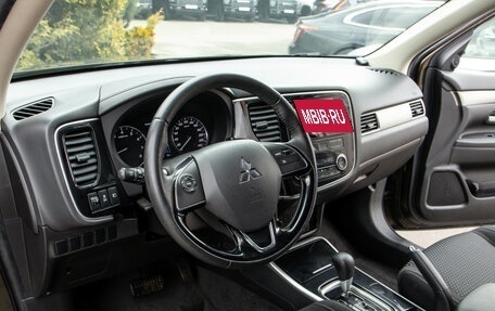 Mitsubishi Outlander III рестайлинг 3, 2018 год, 2 048 000 рублей, 14 фотография