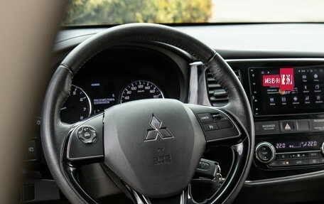 Mitsubishi Outlander III рестайлинг 3, 2018 год, 2 048 000 рублей, 11 фотография