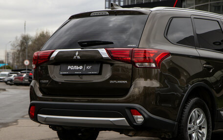 Mitsubishi Outlander III рестайлинг 3, 2018 год, 2 048 000 рублей, 16 фотография