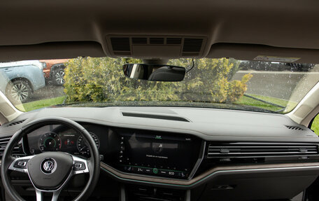 Volkswagen Touareg III, 2019 год, 5 998 000 рублей, 10 фотография