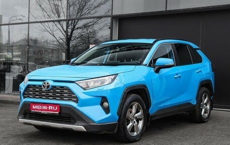 Toyota RAV4, 2020 год, 3 000 000 рублей, 1 фотография