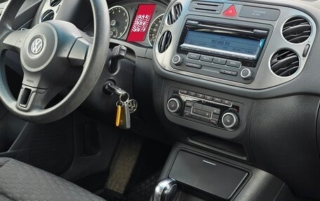 Volkswagen Tiguan I, 2010 год, 1 000 000 рублей, 13 фотография