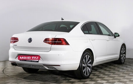 Volkswagen Passat B8 рестайлинг, 2019 год, 2 549 700 рублей, 5 фотография