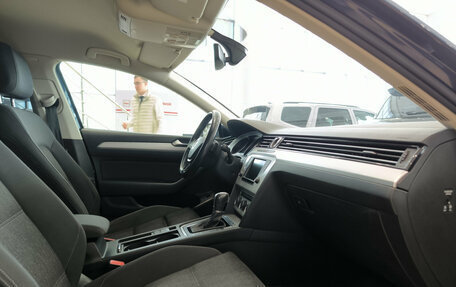 Volkswagen Passat B8 рестайлинг, 2016 год, 1 950 000 рублей, 13 фотография