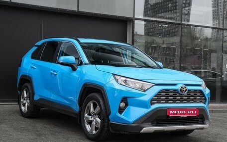 Toyota RAV4, 2020 год, 3 000 000 рублей, 3 фотография