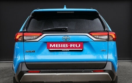 Toyota RAV4, 2020 год, 3 000 000 рублей, 5 фотография