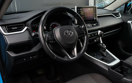 Toyota RAV4, 2020 год, 3 000 000 рублей, 12 фотография