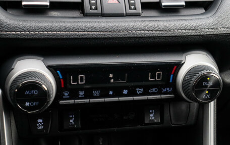 Toyota RAV4, 2020 год, 3 000 000 рублей, 17 фотография