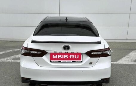 Toyota Camry, 2021 год, 3 228 000 рублей, 8 фотография