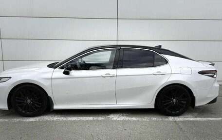 Toyota Camry, 2021 год, 3 228 000 рублей, 10 фотография