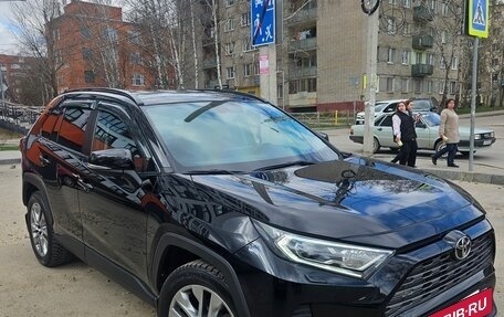 Toyota RAV4, 2021 год, 4 270 000 рублей, 2 фотография