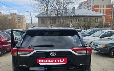 Toyota RAV4, 2021 год, 4 270 000 рублей, 4 фотография