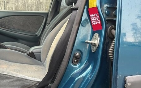 Toyota Avensis III рестайлинг, 1998 год, 255 000 рублей, 18 фотография