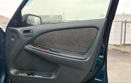 Toyota Avensis III рестайлинг, 1998 год, 255 000 рублей, 26 фотография