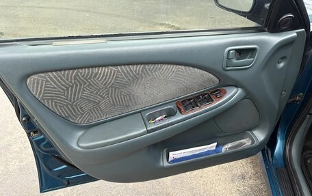 Toyota Avensis III рестайлинг, 1998 год, 255 000 рублей, 27 фотография