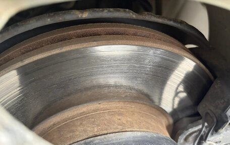 Toyota Avensis III рестайлинг, 1998 год, 255 000 рублей, 33 фотография