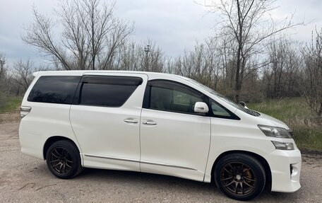 Toyota Vellfire I, 2010 год, 1 300 000 рублей, 2 фотография