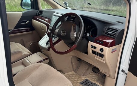 Toyota Vellfire I, 2010 год, 1 300 000 рублей, 9 фотография