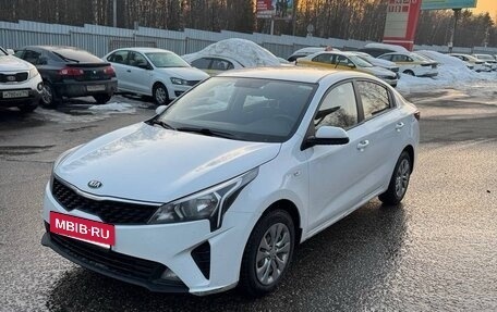 KIA Rio IV, 2021 год, 1 100 000 рублей, 3 фотография