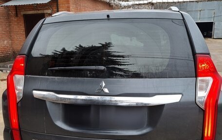 Mitsubishi Pajero Sport III рестайлинг, 2019 год, 3 500 000 рублей, 3 фотография