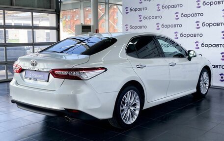 Toyota Camry, 2018 год, 2 770 000 рублей, 6 фотография