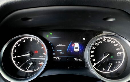 Toyota Camry, 2018 год, 2 770 000 рублей, 16 фотография