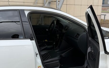 Volkswagen Polo VI (EU Market), 2018 год, 960 000 рублей, 3 фотография