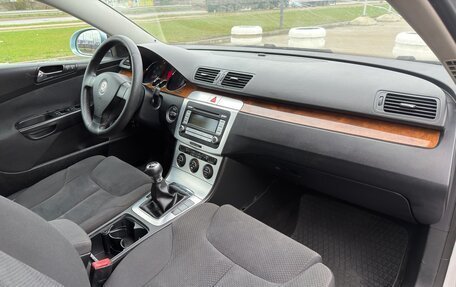 Volkswagen Passat B6, 2006 год, 345 000 рублей, 31 фотография